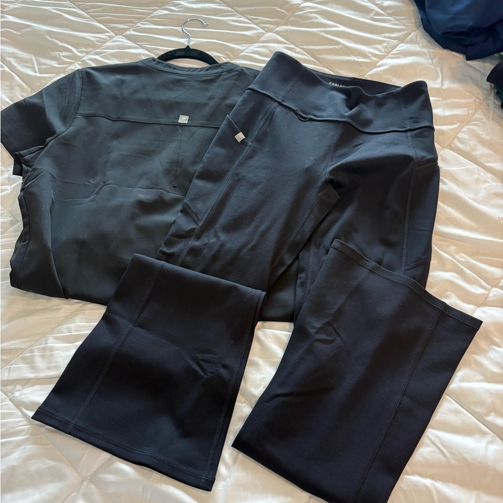Fabletics SCRUB SET Black Boot Cut